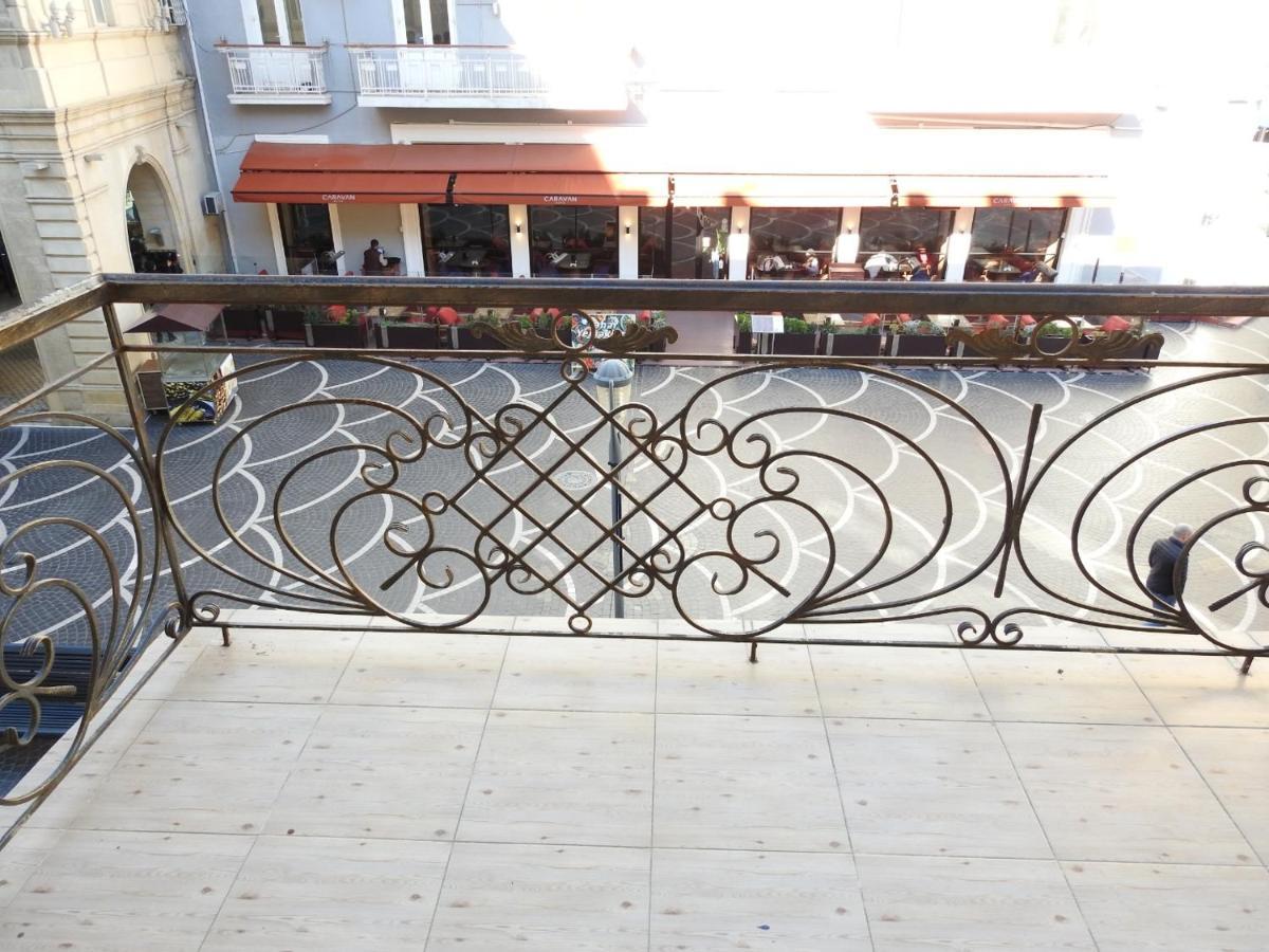 Solo Hotel On Nizami Street Баку Экстерьер фото