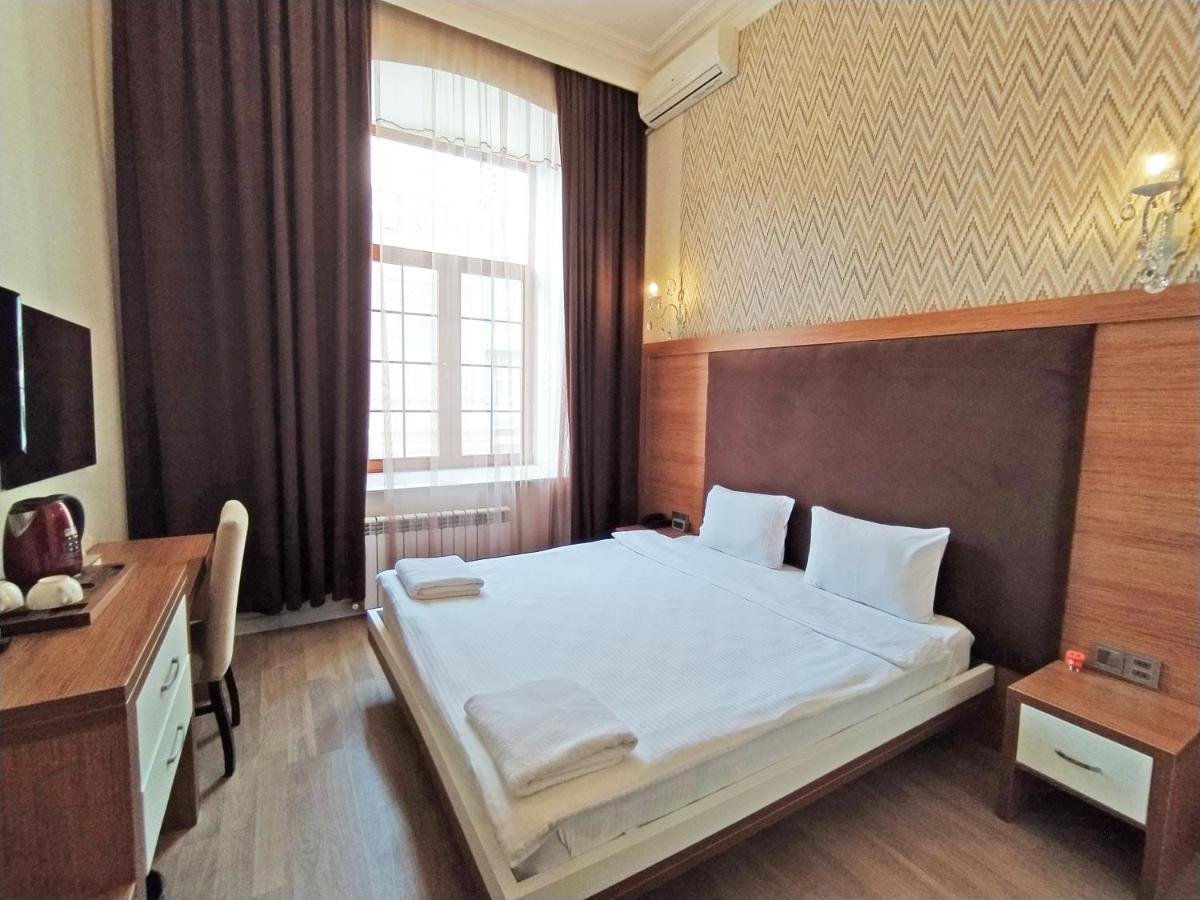 Solo Hotel On Nizami Street Баку Экстерьер фото