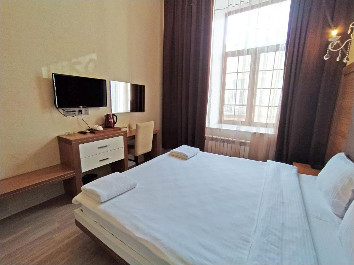 Solo Hotel On Nizami Street Баку Экстерьер фото